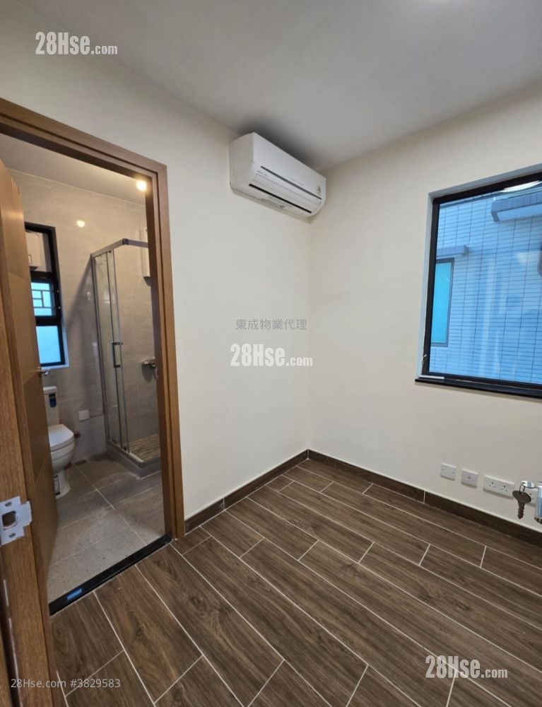 Village Rental 2 Bedrooms , 2 Bathrooms 700 ft²