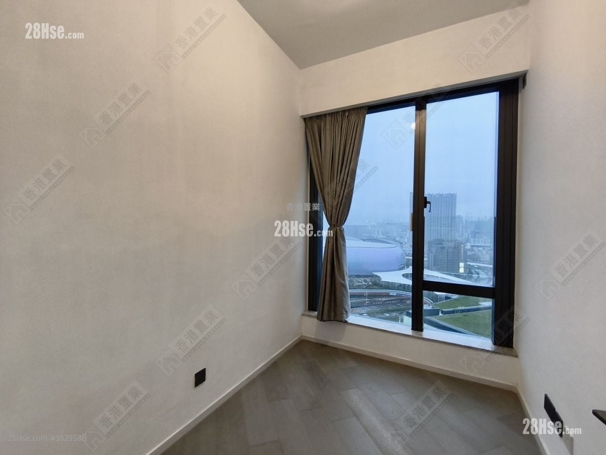 bedroom 1: The Henley Rental 3 Bedrooms , 2 Bathrooms 888 ft²