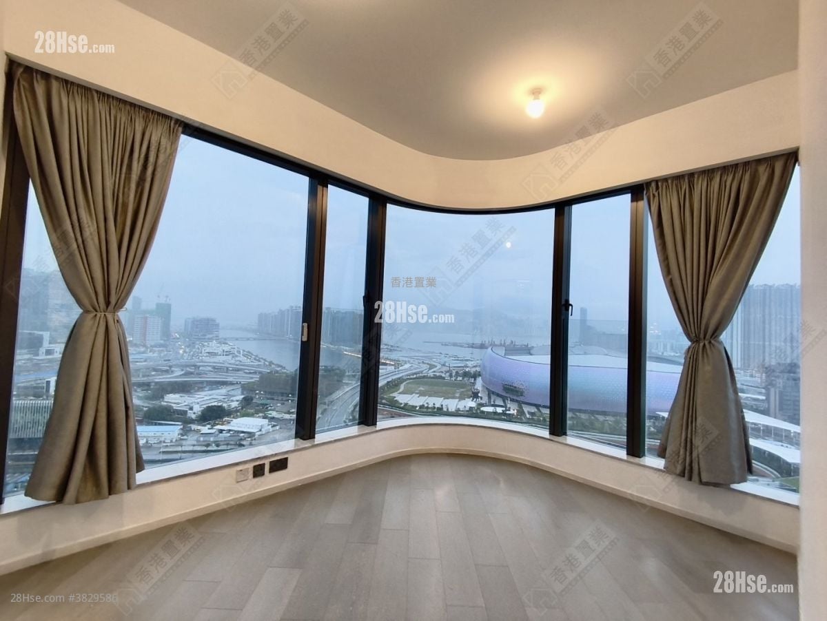 master room: The Henley Rental 3 Bedrooms , 2 Bathrooms 888 ft²