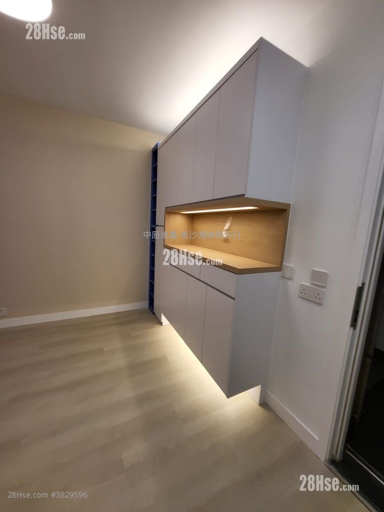 Hoi Lok Court Sell 2 Bedrooms 394 ft²