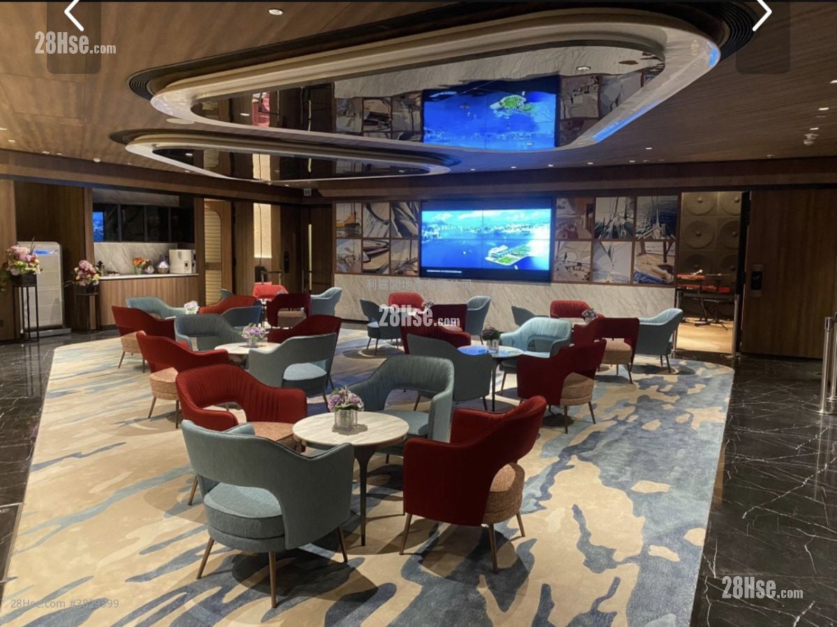 One Victoria Sell 2 Bedrooms 445 ft²