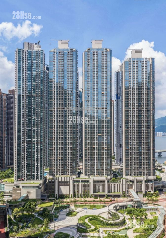 Villa Garda I Sell 2 Bedrooms 448 ft²