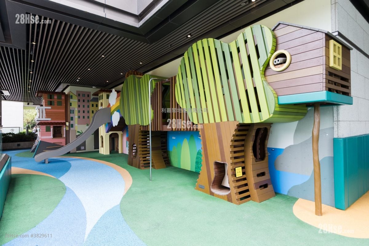 Villa Garda I Sell 2 Bedrooms 448 ft²