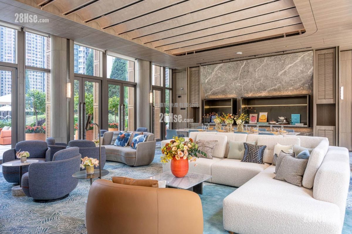 Villa Garda I Sell 2 Bedrooms 448 ft²