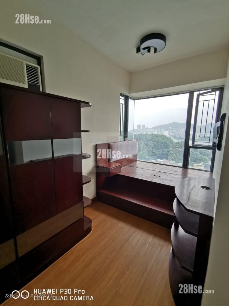 Canaryside Sell 2 Bedrooms , 1 Bathroom 636 ft²