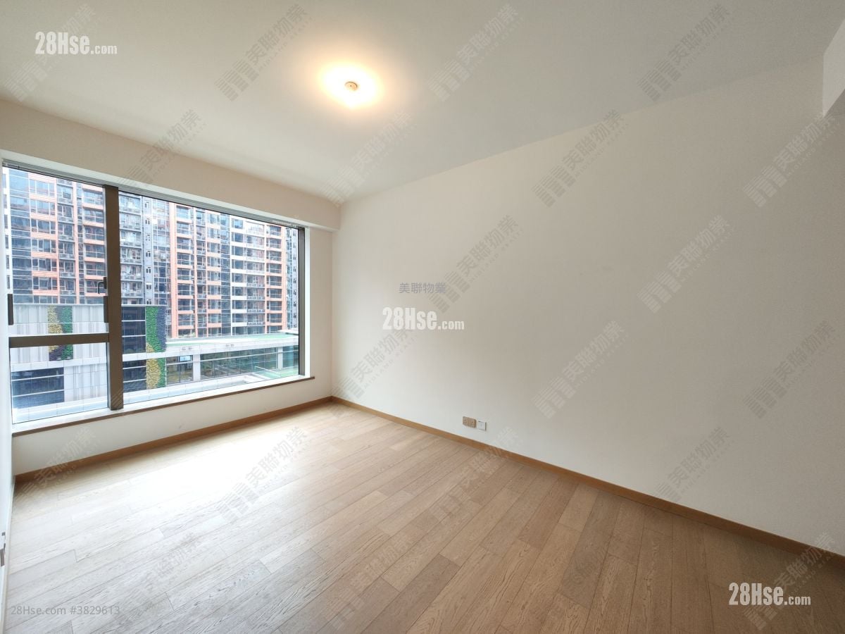 Centra Horizon Sell 3 Bedrooms 1,022 ft²