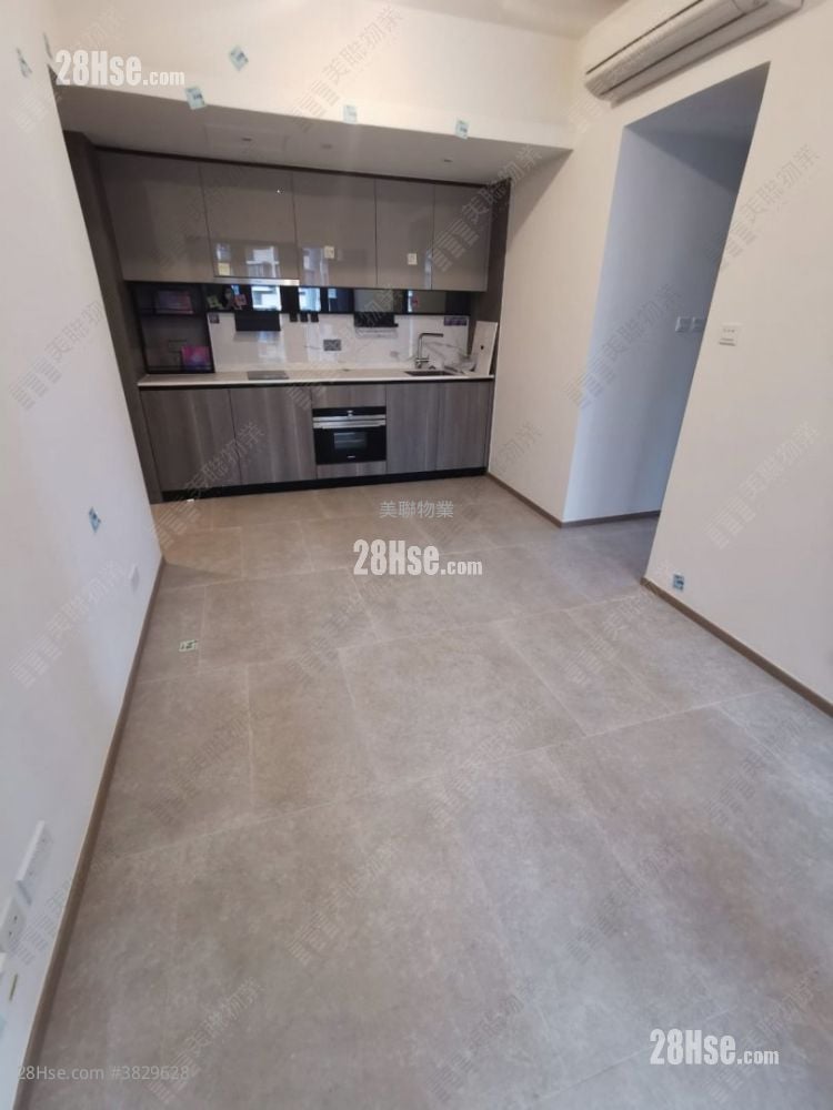 The YOHO Hub 租盘 464 平方尺