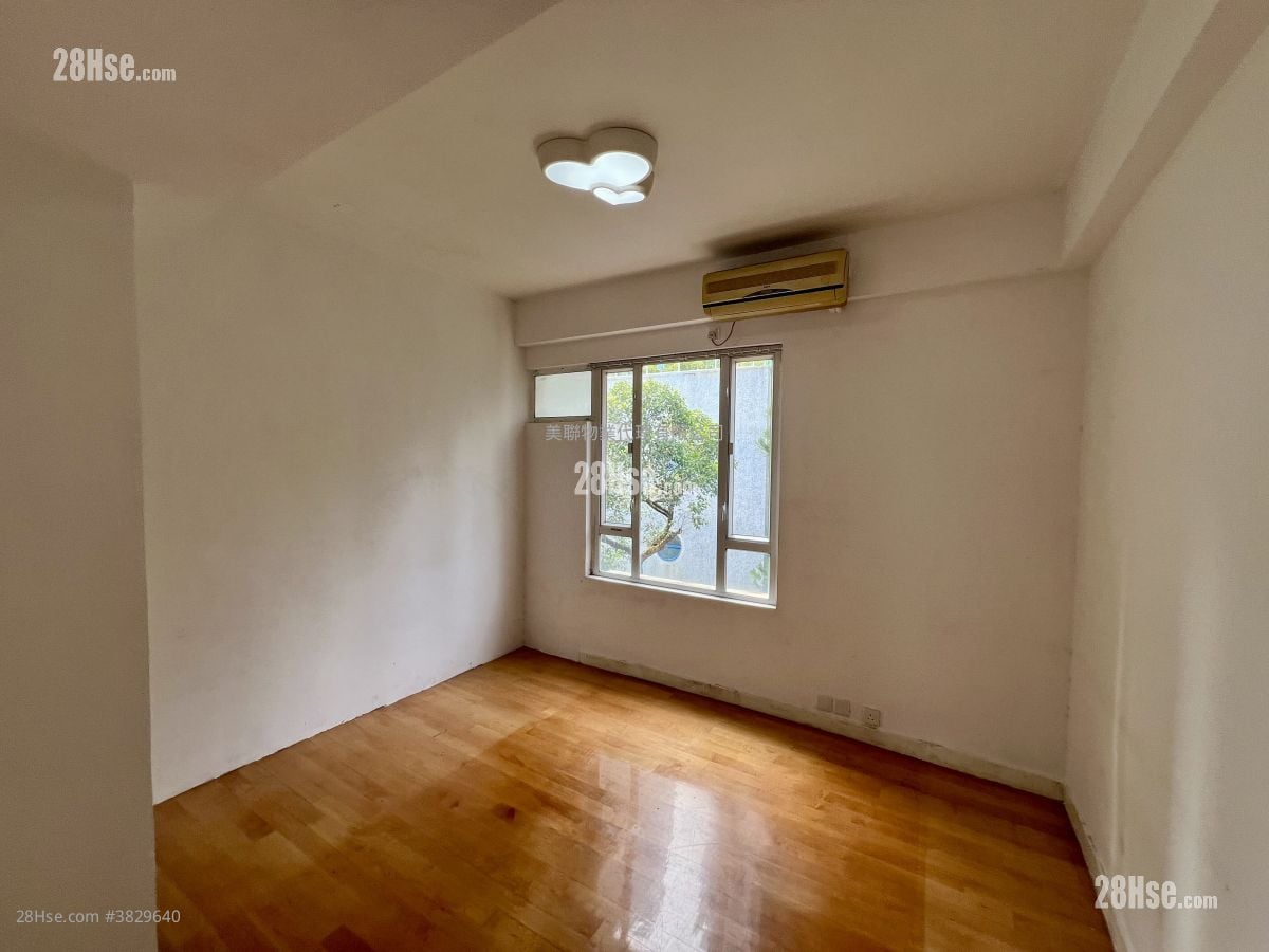 bedroom 1: Hong Kong Garden Sell 3 Bedrooms , 2 Bathrooms 936 ft²