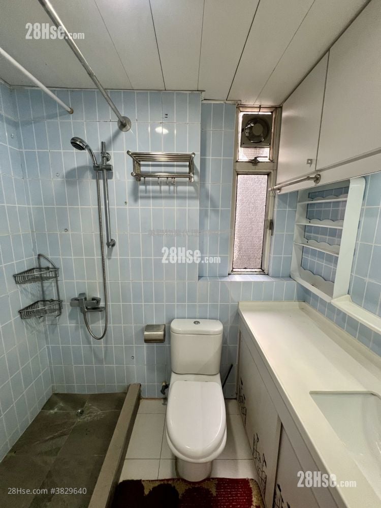 bathroom: Hong Kong Garden Sell 3 Bedrooms , 2 Bathrooms 936 ft²