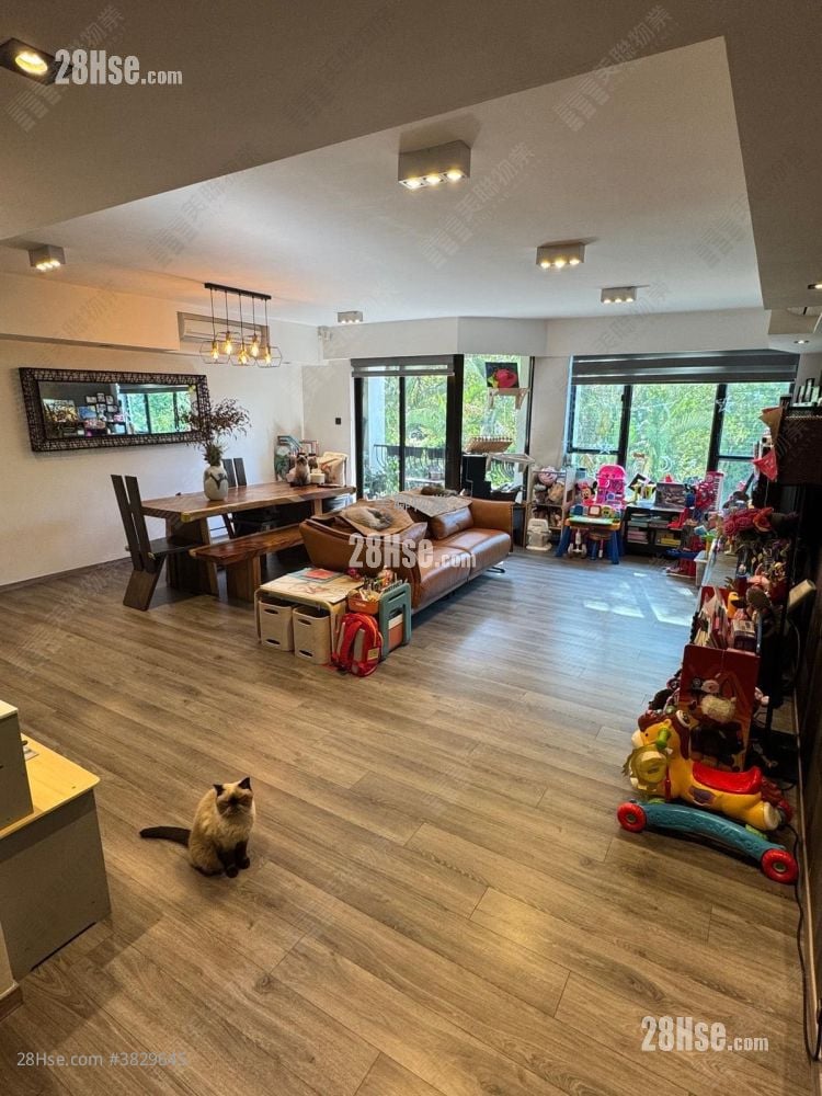 Forest Hill Sell 3 Bedrooms 1,586 ft²