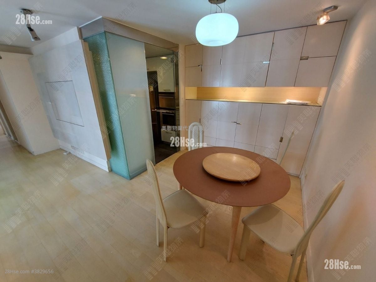 太古城 售盤 3 房 , 1 浴室 709 平方呎