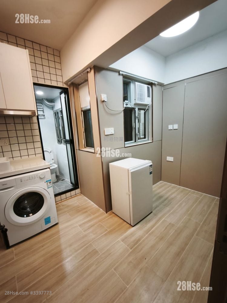 Hin Wah Building Rental Studio , 1 Bathroom 150 ft²