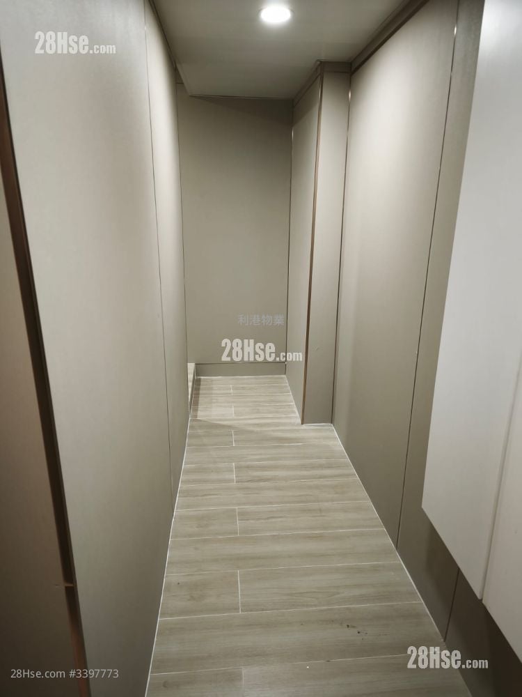 Hin Wah Building Rental Studio , 1 Bathroom 150 ft²