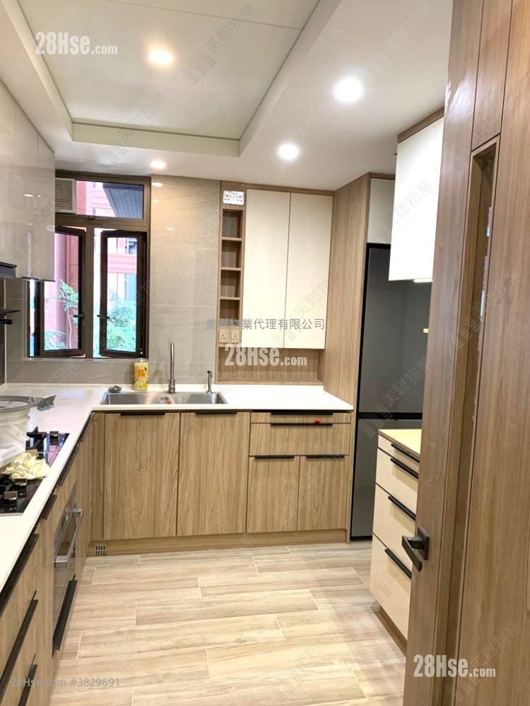 Centra Horizon Sell 3 Bedrooms 1,019 ft²