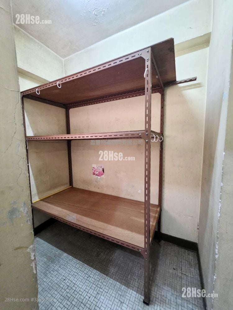 Causeway Bay Mansion Sell 3 Bedrooms , 2 Bathrooms 848 ft²