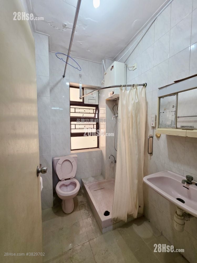 Causeway Bay Mansion Sell 3 Bedrooms , 2 Bathrooms 848 ft²