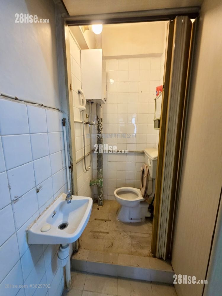 Causeway Bay Mansion Sell 3 Bedrooms , 2 Bathrooms 848 ft²