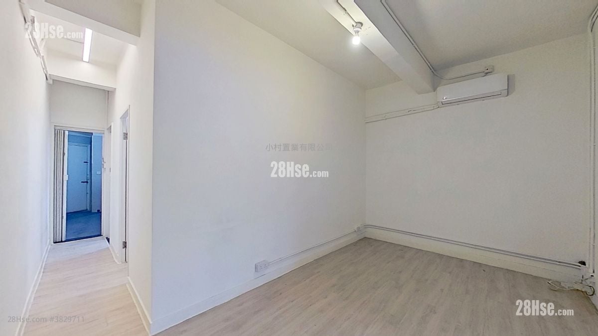 living room: 521-523 Lockhart Road Rental 2 Bedrooms , 1 Bathroom 545 ft²