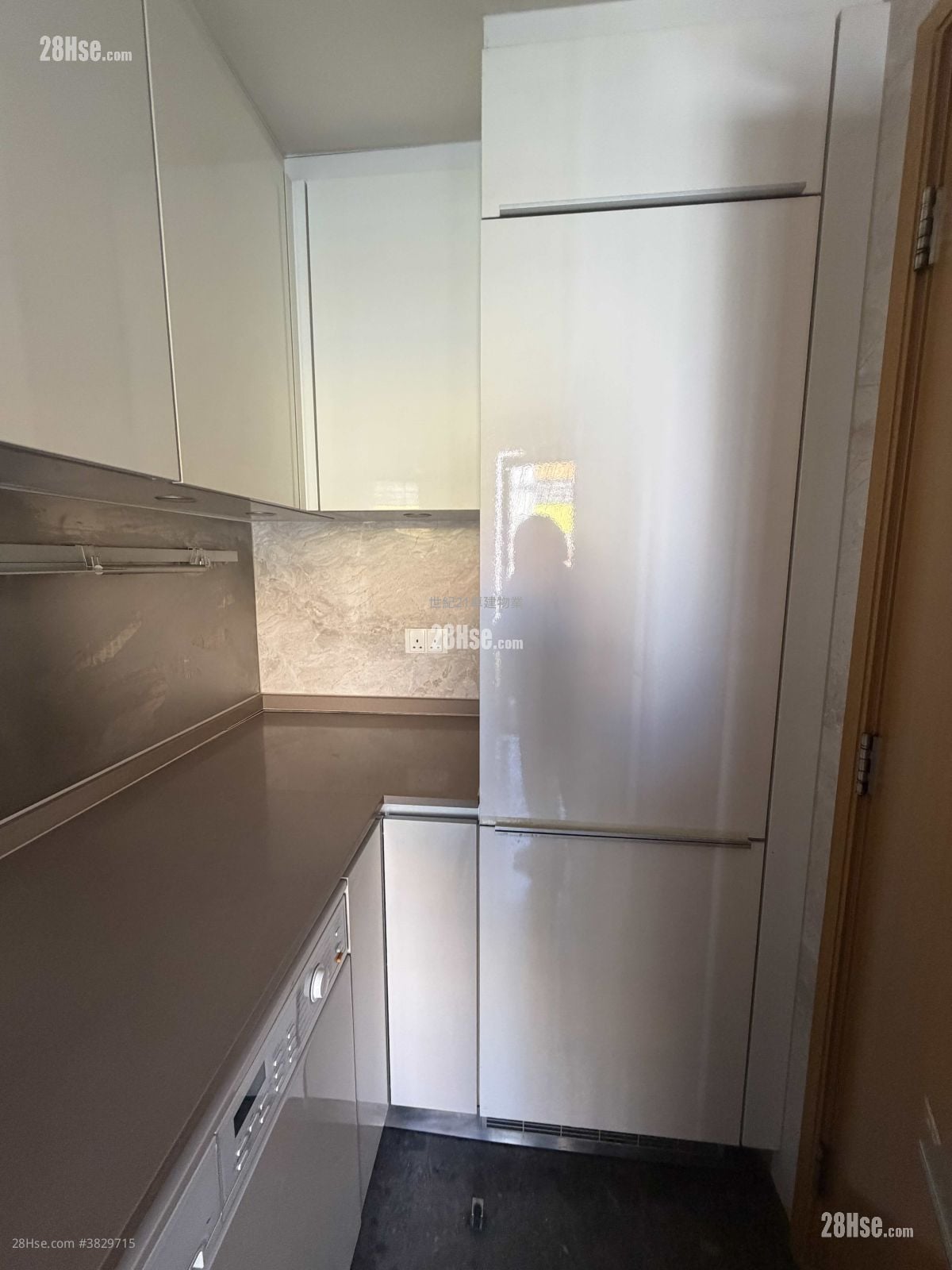 Grand Austin Sell 2 Bedrooms , 1 Bathroom 580 ft²