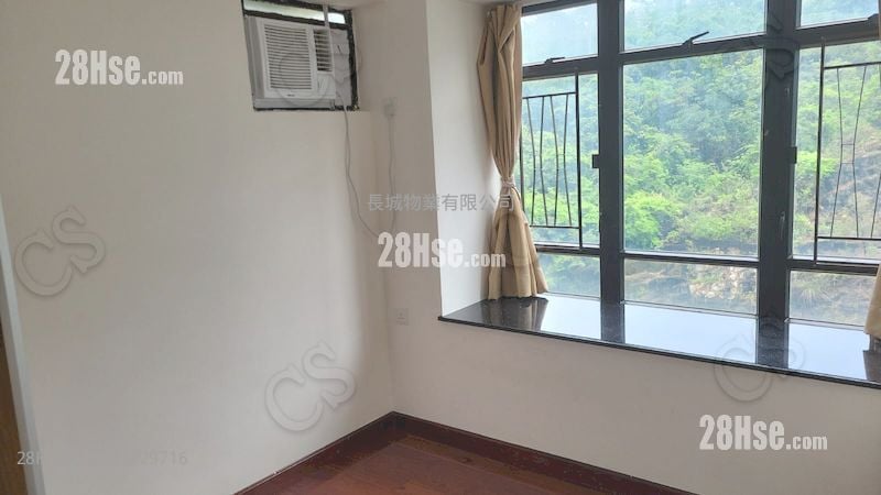 Kornhill Rental 3 Bedrooms , 1 Bathroom 596 ft²