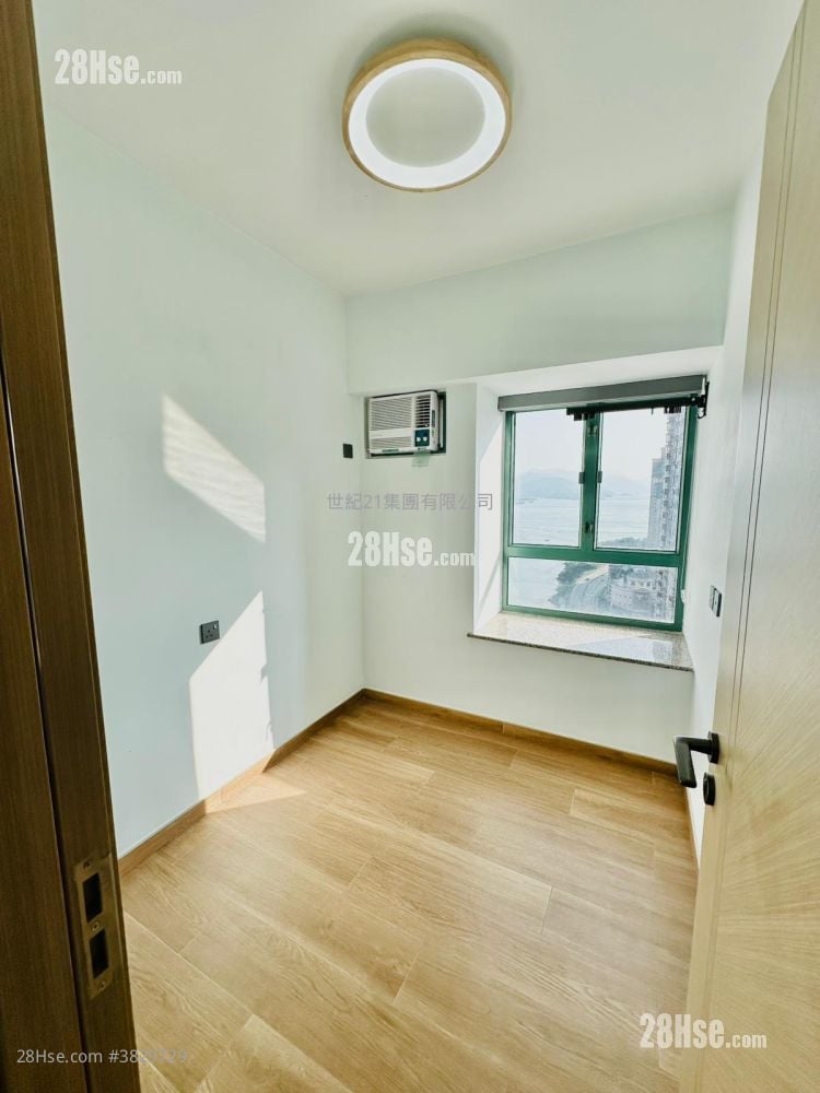 Sea Crest Villa Rental 2 Bedrooms , 2 Bathrooms 614 ft²