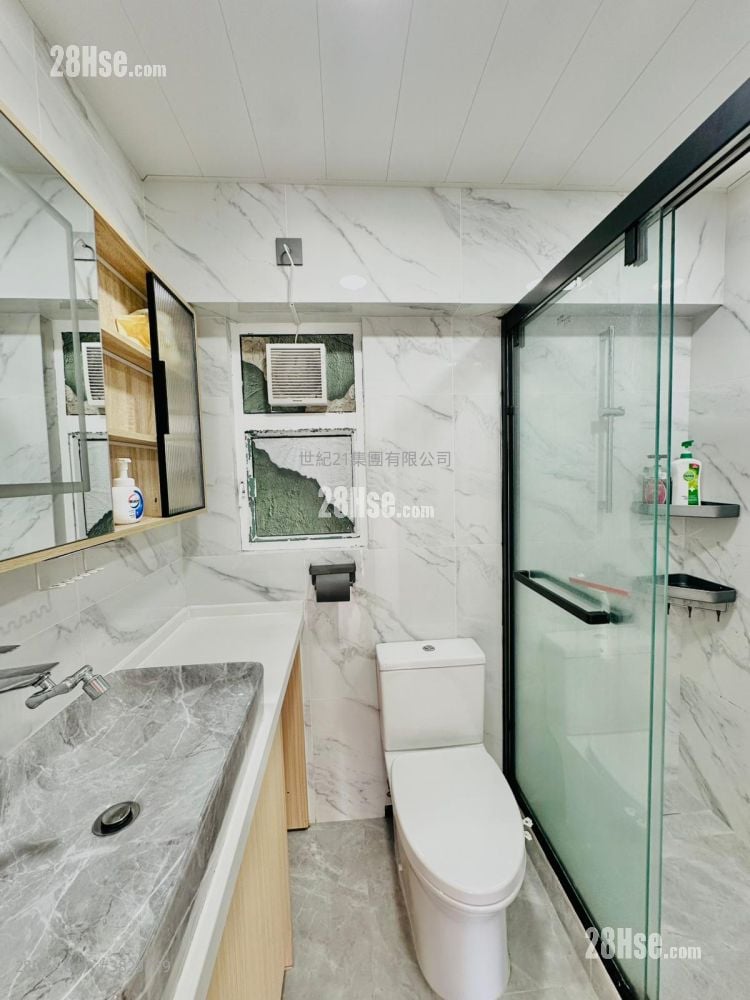 Sea Crest Villa Rental 2 Bedrooms , 2 Bathrooms 614 ft²