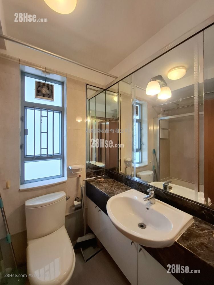 Seaview Crescent Rental 2 Bedrooms , 1 Bathroom 516 ft²