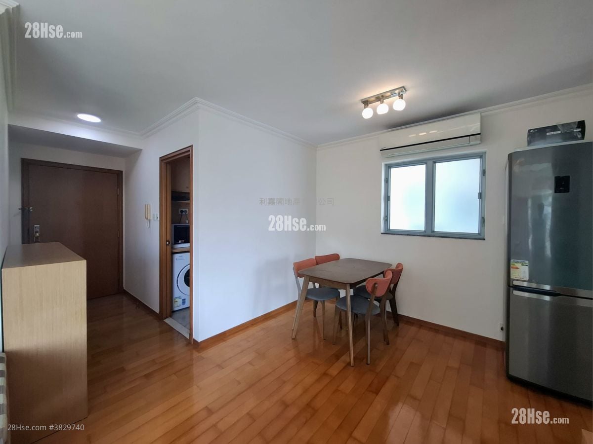 Seaview Crescent Rental 2 Bedrooms , 1 Bathroom 573 ft²