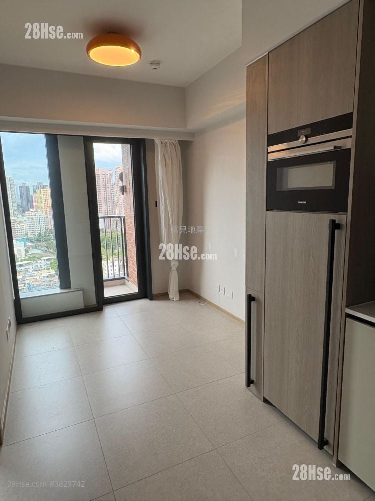 Atrium House Rental 1 Bedroom 290 ft²