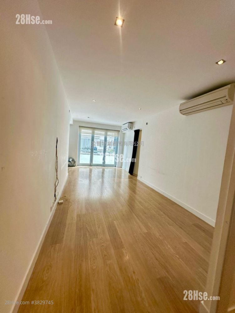 Victoria Park Mansion Rental 3 Bedrooms , 2 Bathrooms 901 ft²