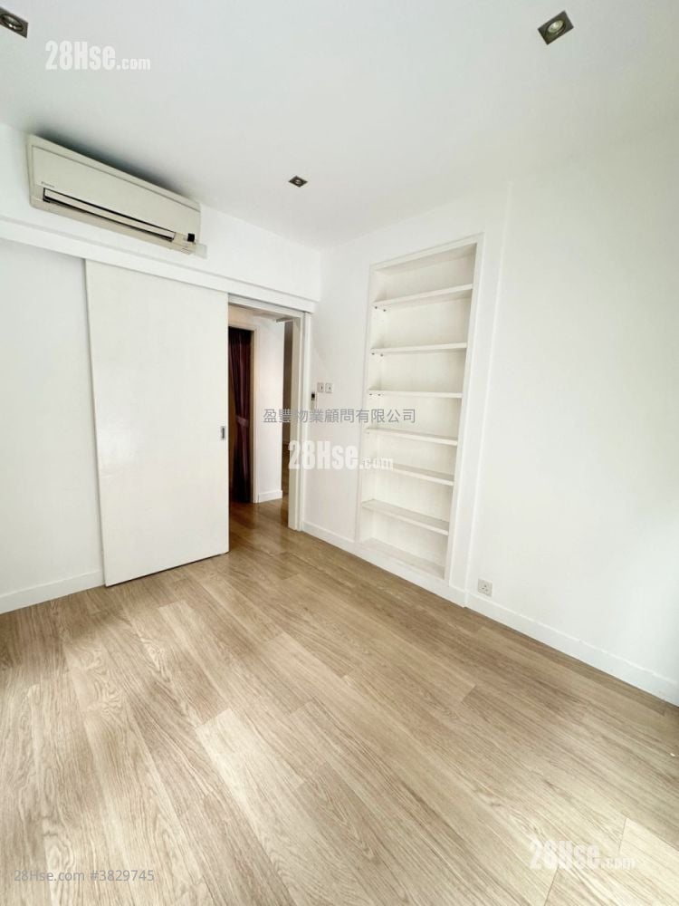 Victoria Park Mansion Rental 3 Bedrooms , 2 Bathrooms 901 ft²
