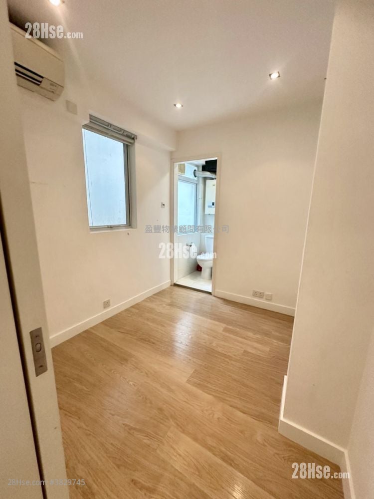 Victoria Park Mansion Rental 3 Bedrooms , 2 Bathrooms 901 ft²
