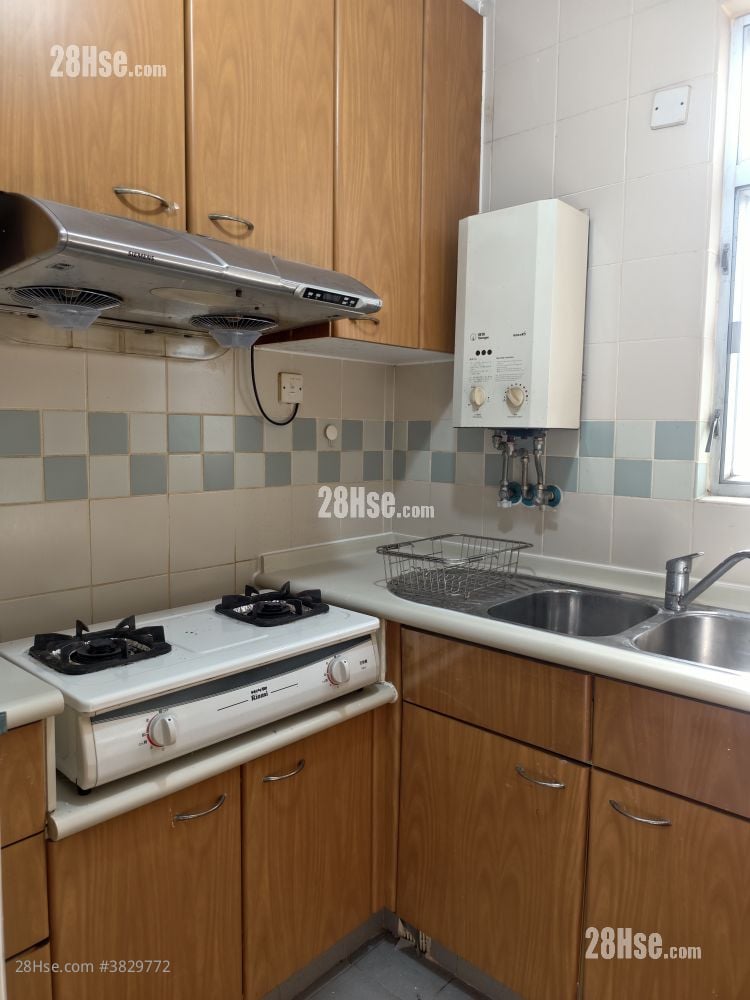 Tin Fu Court Rental 3 Bedrooms , 2 Bathrooms 650 ft²