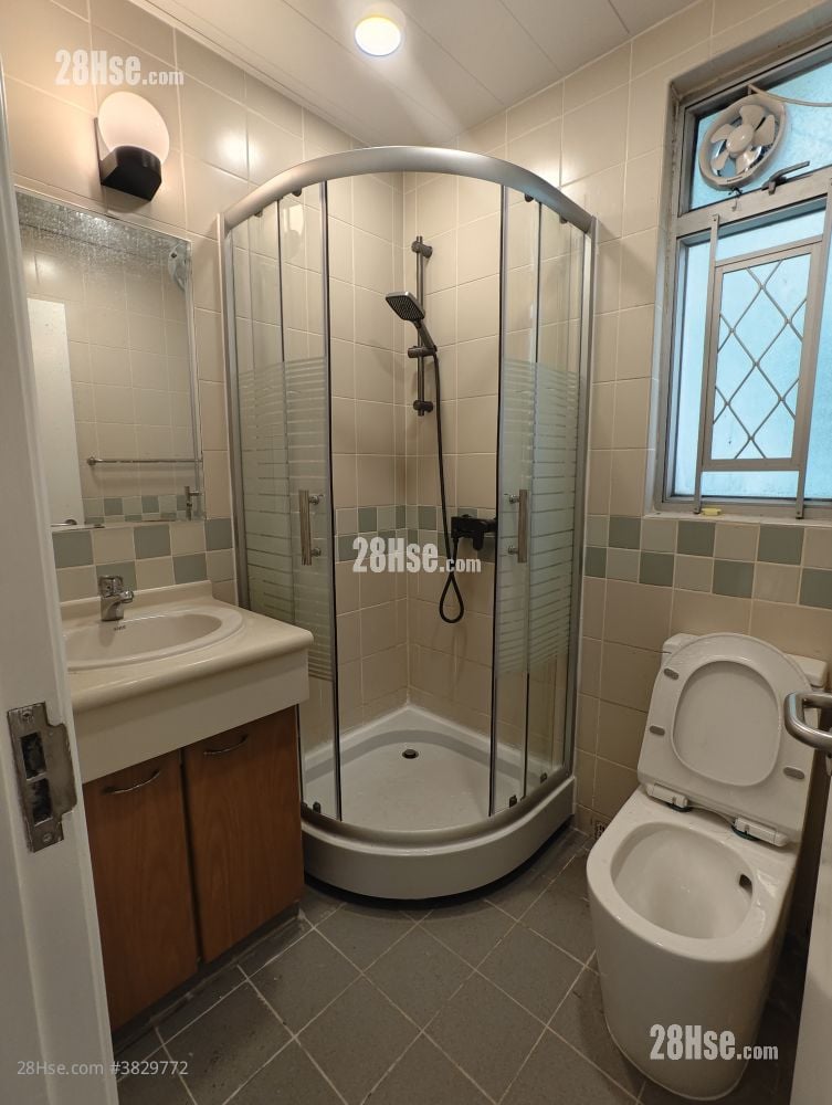 Tin Fu Court Rental 3 Bedrooms , 2 Bathrooms 650 ft²