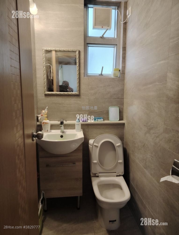 Taikoo Shing Sell 3 Bedrooms , 2 Bathrooms 723 ft²