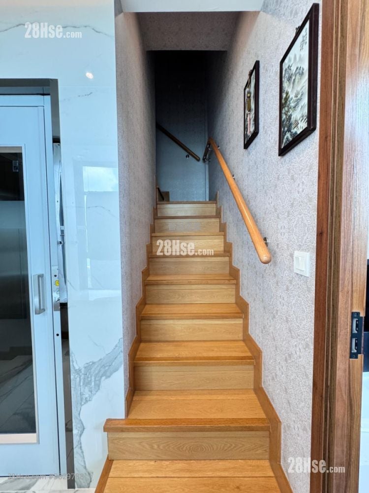 Crown By The Sea Sell 4 Bedrooms , 4 Bathrooms 2,052 ft²