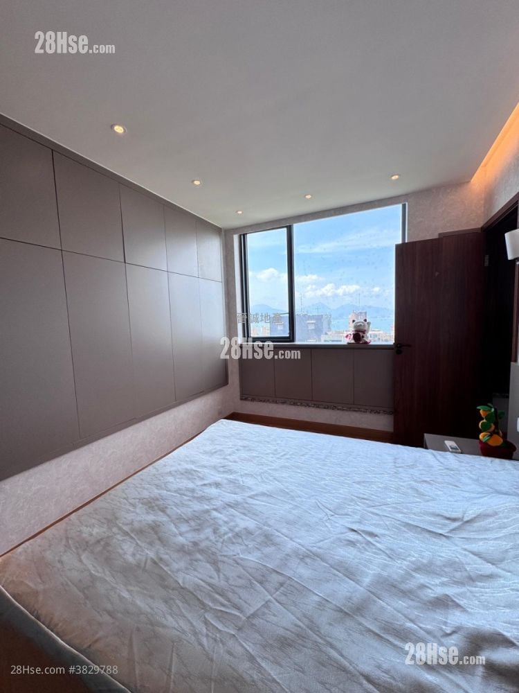 bedroom 1: Crown By The Sea Sell 4 Bedrooms , 4 Bathrooms 2,052 ft²