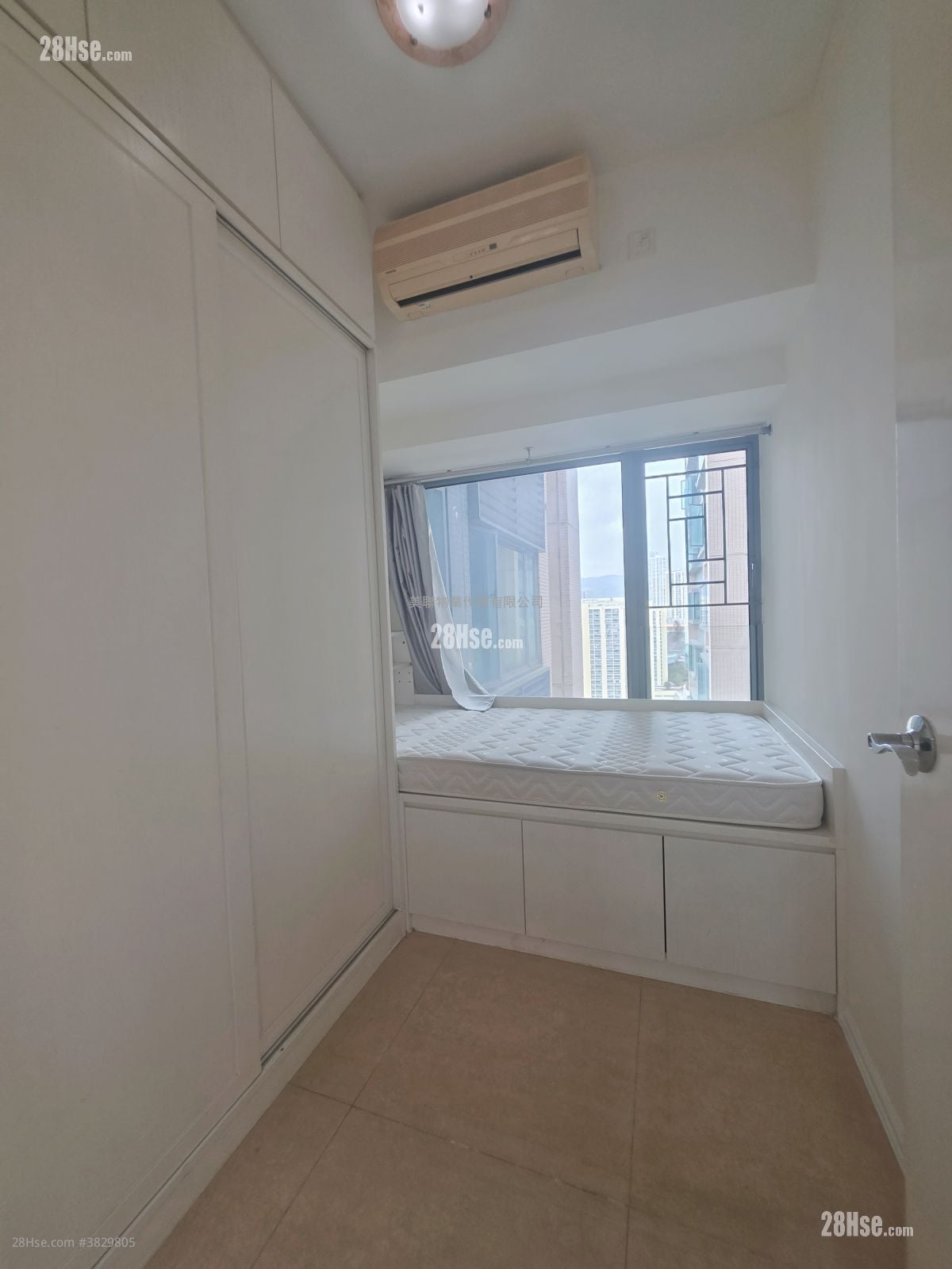 Rambler Crest Sell 2 Bedrooms , 1 Bathroom 451 ft²