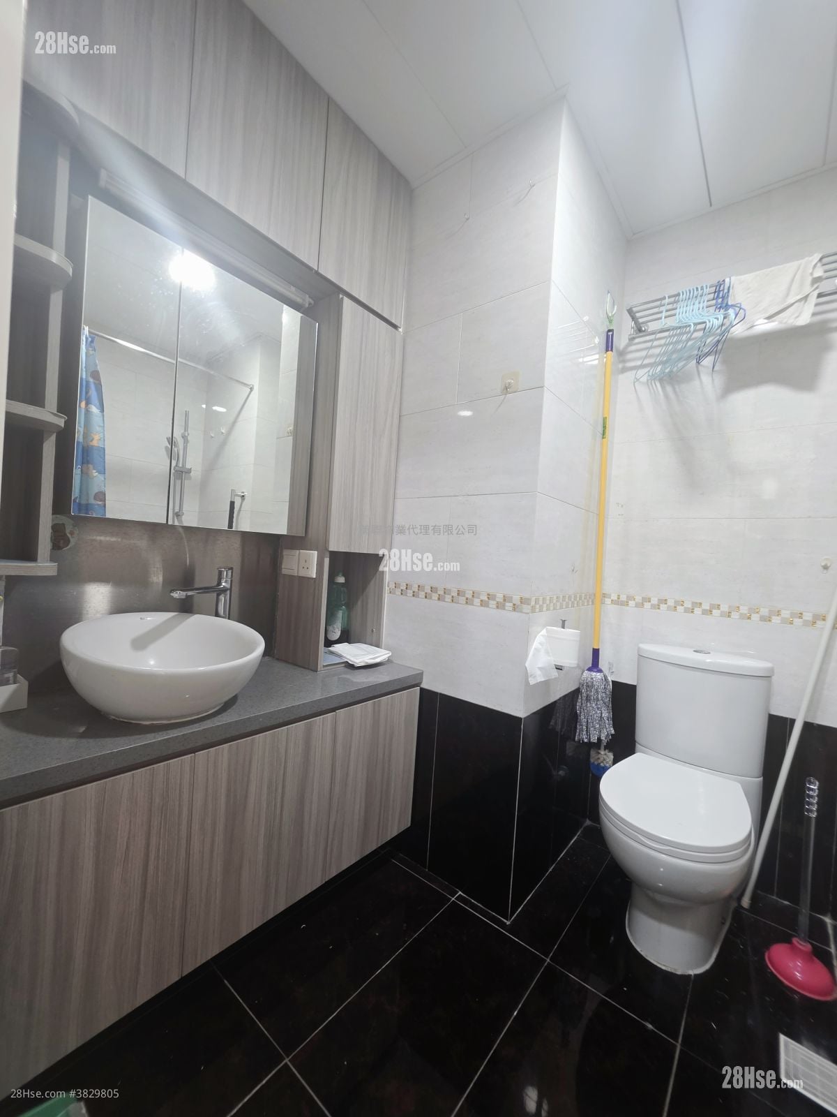 Rambler Crest Sell 2 Bedrooms , 1 Bathroom 451 ft²