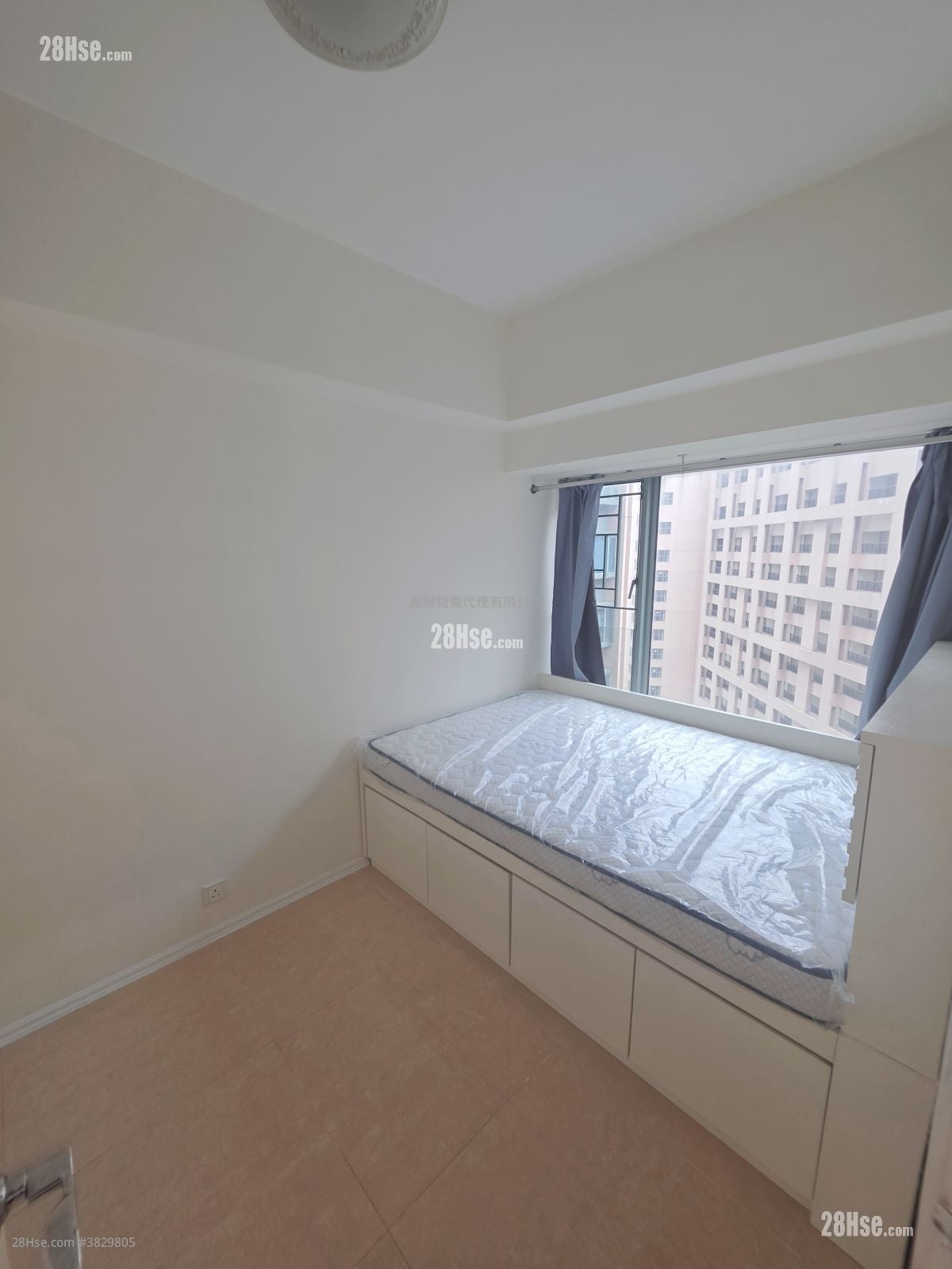 Rambler Crest Sell 2 Bedrooms , 1 Bathroom 451 ft²