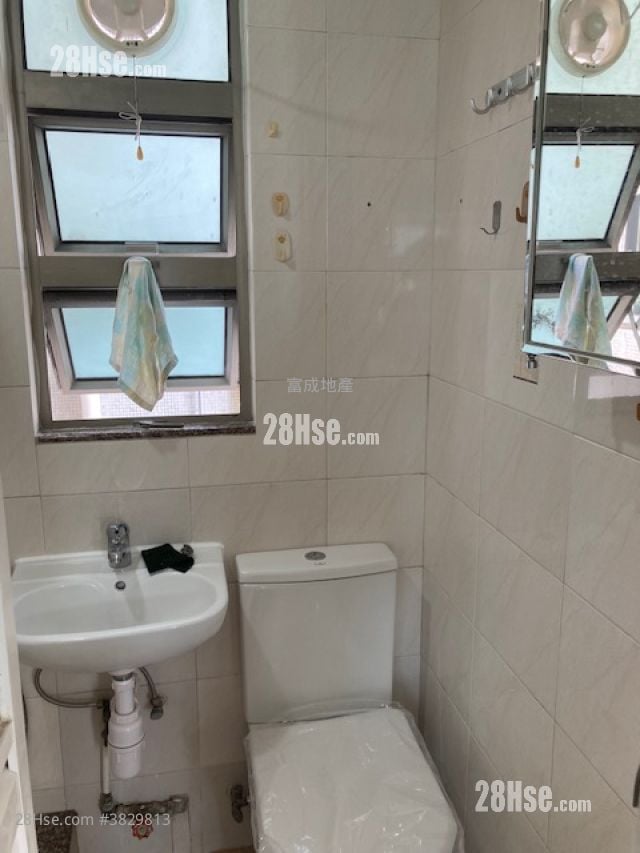 Ho Shun King Building Rental 2 Bedrooms , 1 Bathroom 358 ft²