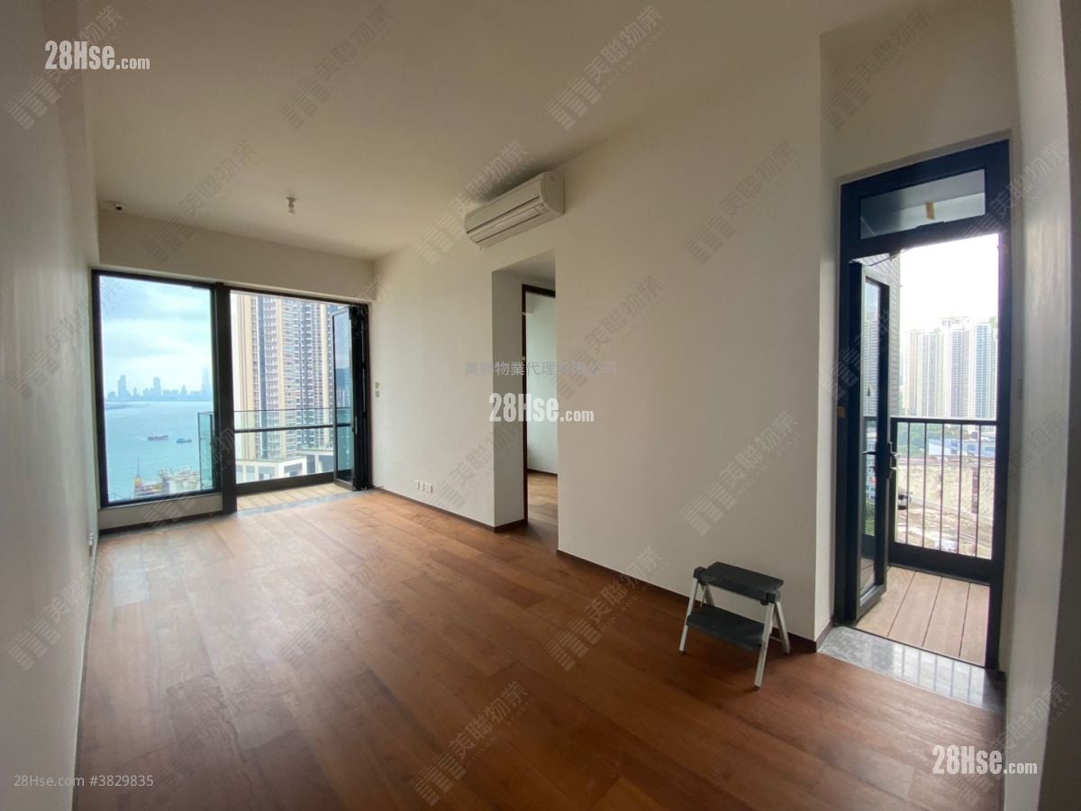 Maya Sell 3 Bedrooms 627 ft²