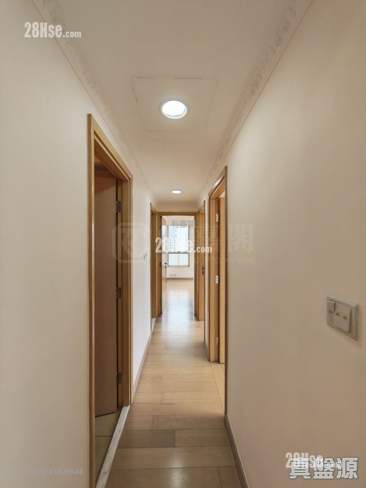 La Grove Sell 3 Bedrooms , 2 Bathrooms 807 ft²
