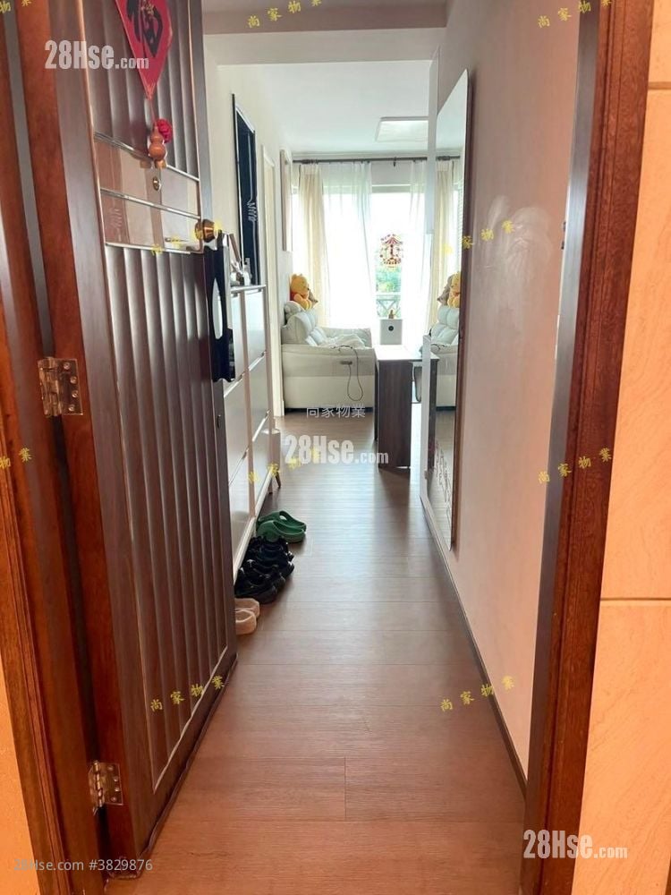 Uptown Sell 2 Bedrooms , 1 Bathroom 523 ft²