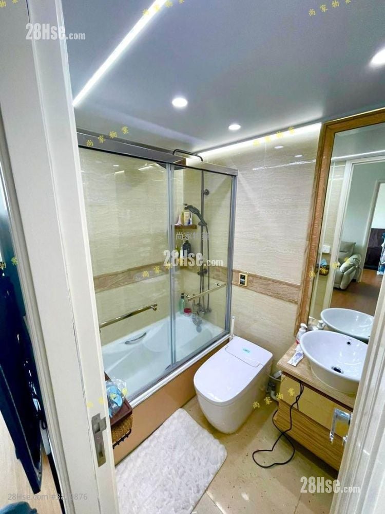 Uptown Sell 2 Bedrooms , 1 Bathroom 523 ft²
