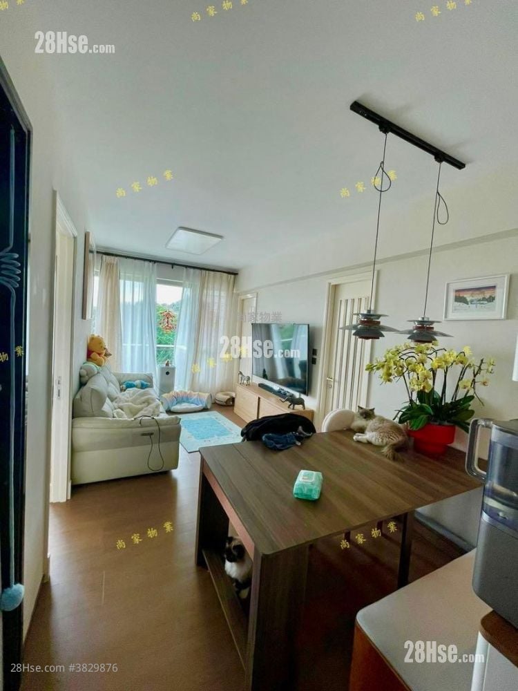 Uptown Sell 2 Bedrooms , 1 Bathroom 523 ft²