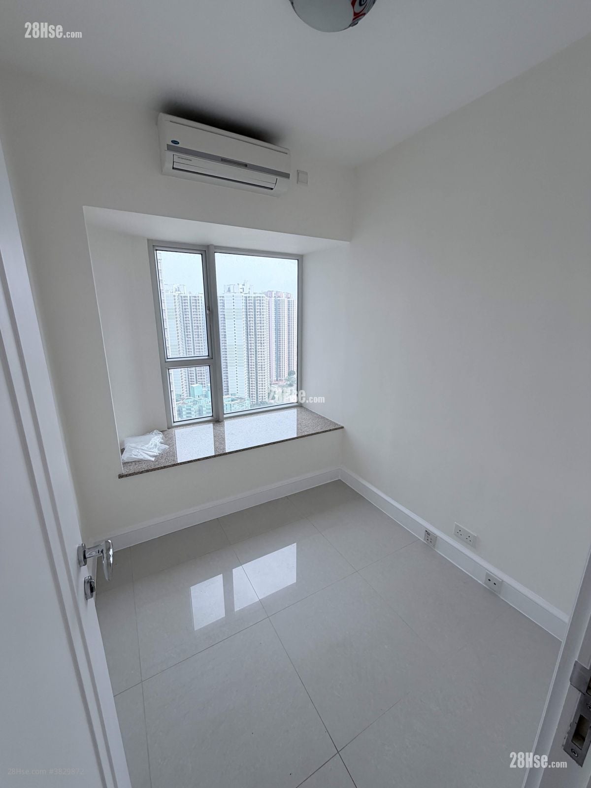 Central Park Towers Sell 2 Bedrooms , 1 Bathroom 510 ft²