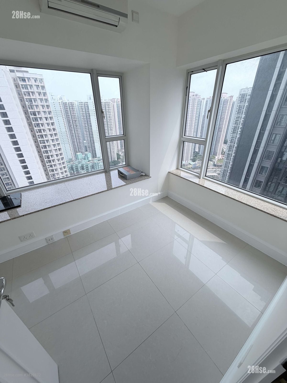 Central Park Towers Sell 2 Bedrooms , 1 Bathroom 510 ft²