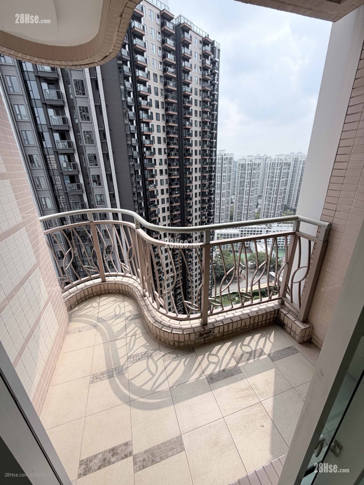 Central Park Towers Sell 2 Bedrooms , 1 Bathroom 510 ft²