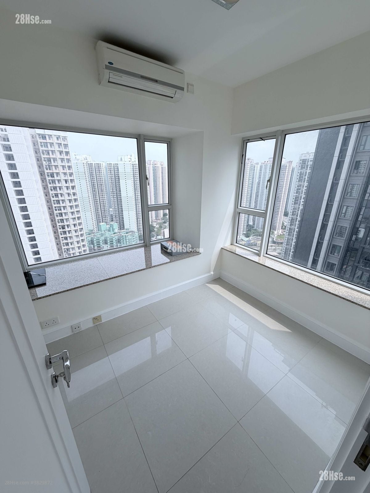 Central Park Towers Sell 2 Bedrooms , 1 Bathroom 510 ft²